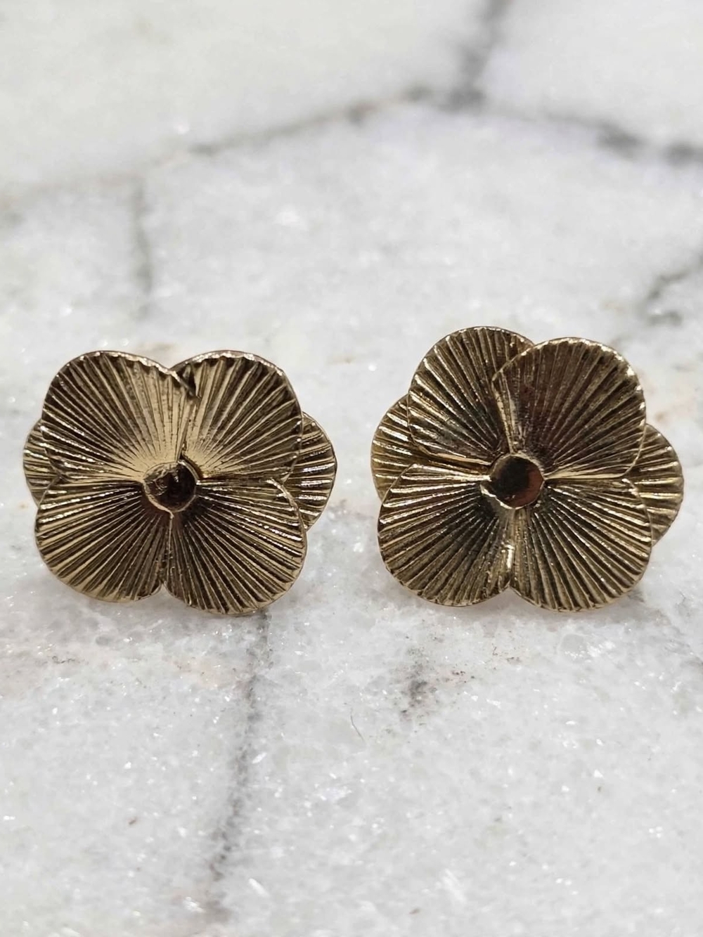 Vintage Gold Pansy Flower Stud Earrings - 1" Pleated Petal Statement 80s/90s